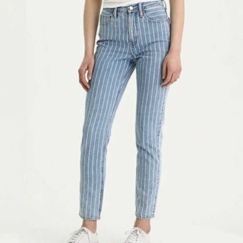 American Eagle High Rise Mom Jeans Blue & White Striped 💕